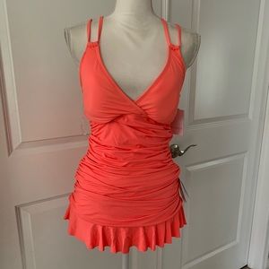 LA BLANCA Island Goddess Underwire Cross-Back Tankini/ruffled skirt bottom set